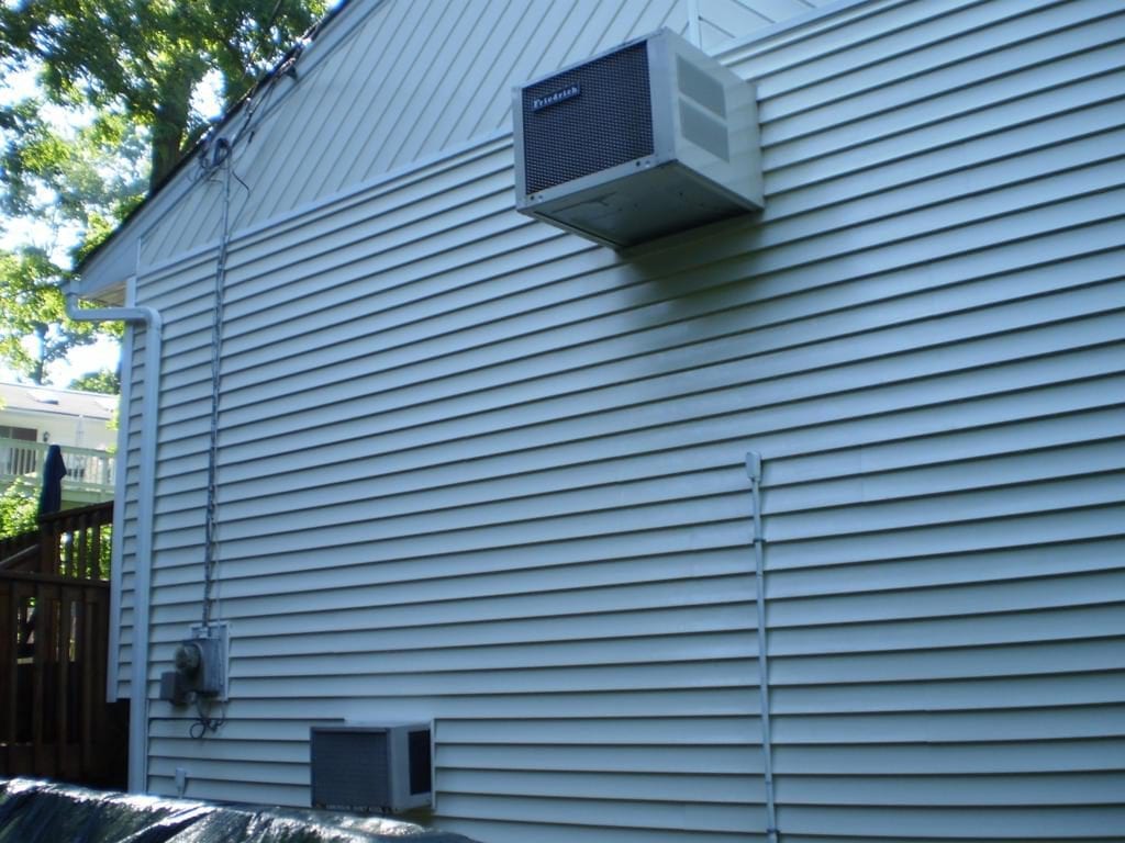Vinyl House After Picture Cleaned by Westchester Powerwashing